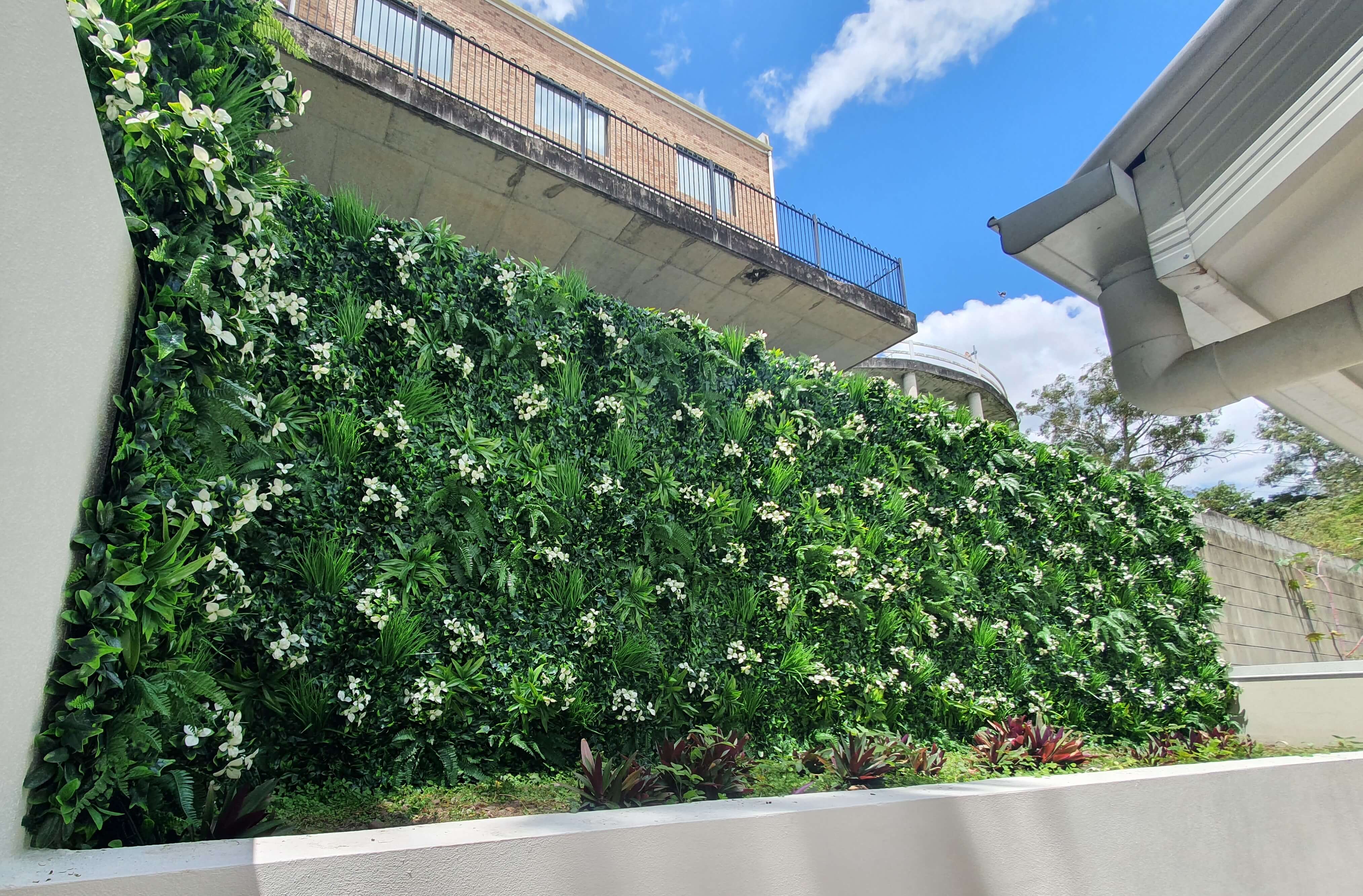 Luxury Snowy White Artificial Vertical Garden 40