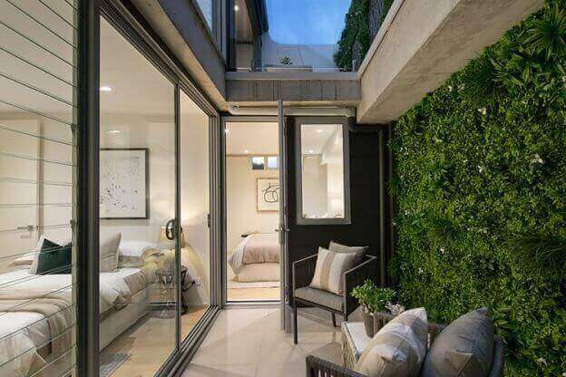 Luxury White Oasis Artificial Vertical Garden 40