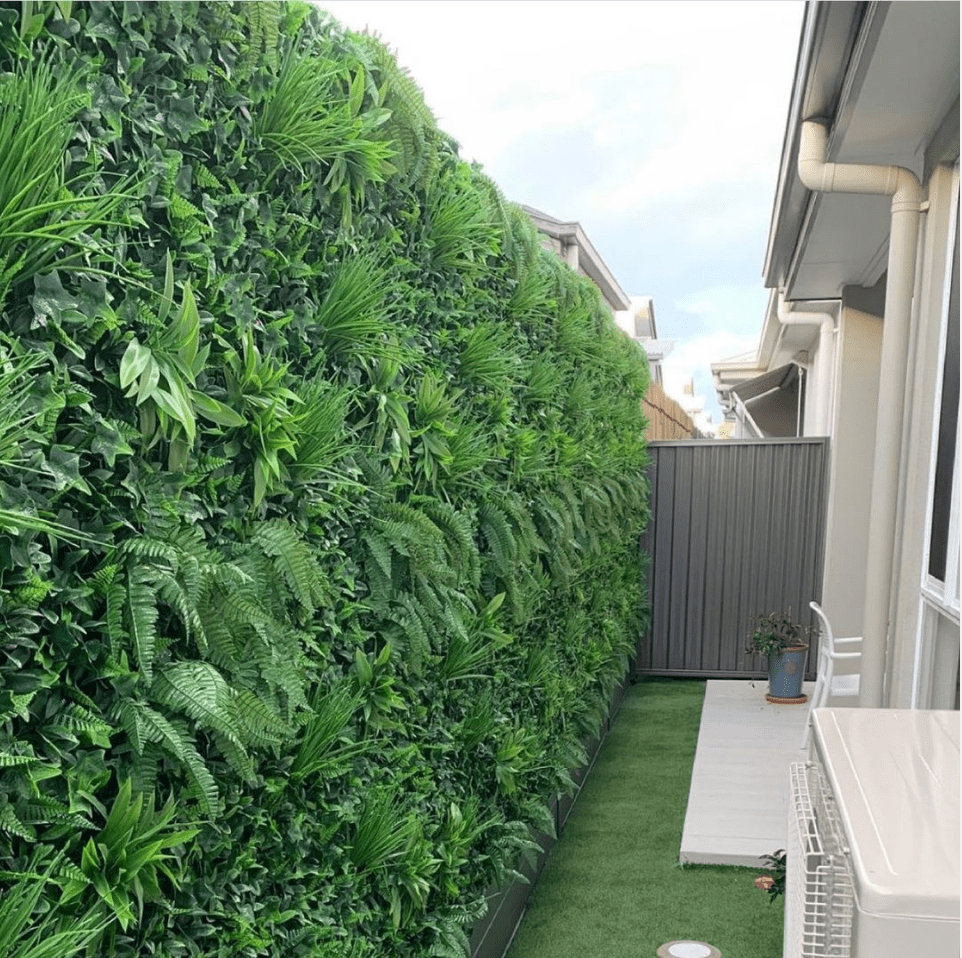 Luxury Green Tropics Artificial Living Wall /  Green Wall 40