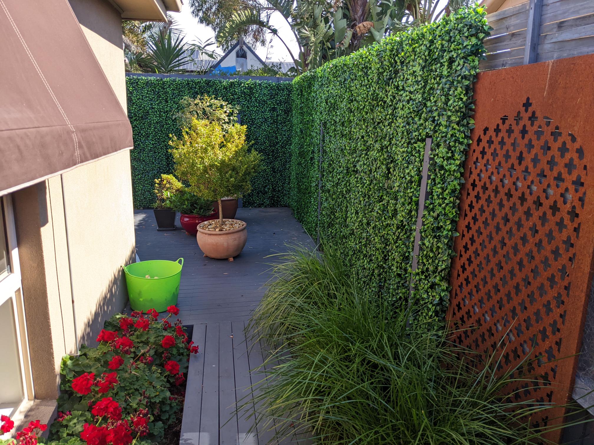 Jasmine Artificial Green Wall 40