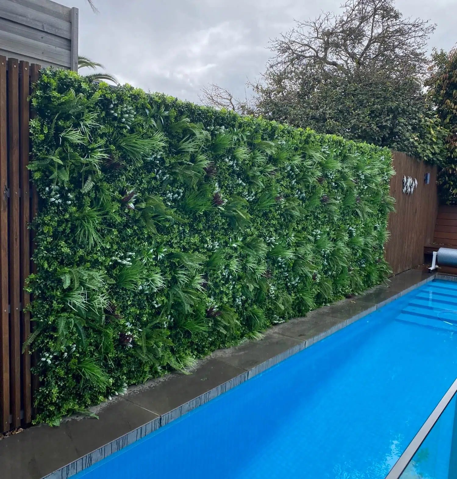Luxury Tropical Vista Artificial Vertical Garden 40