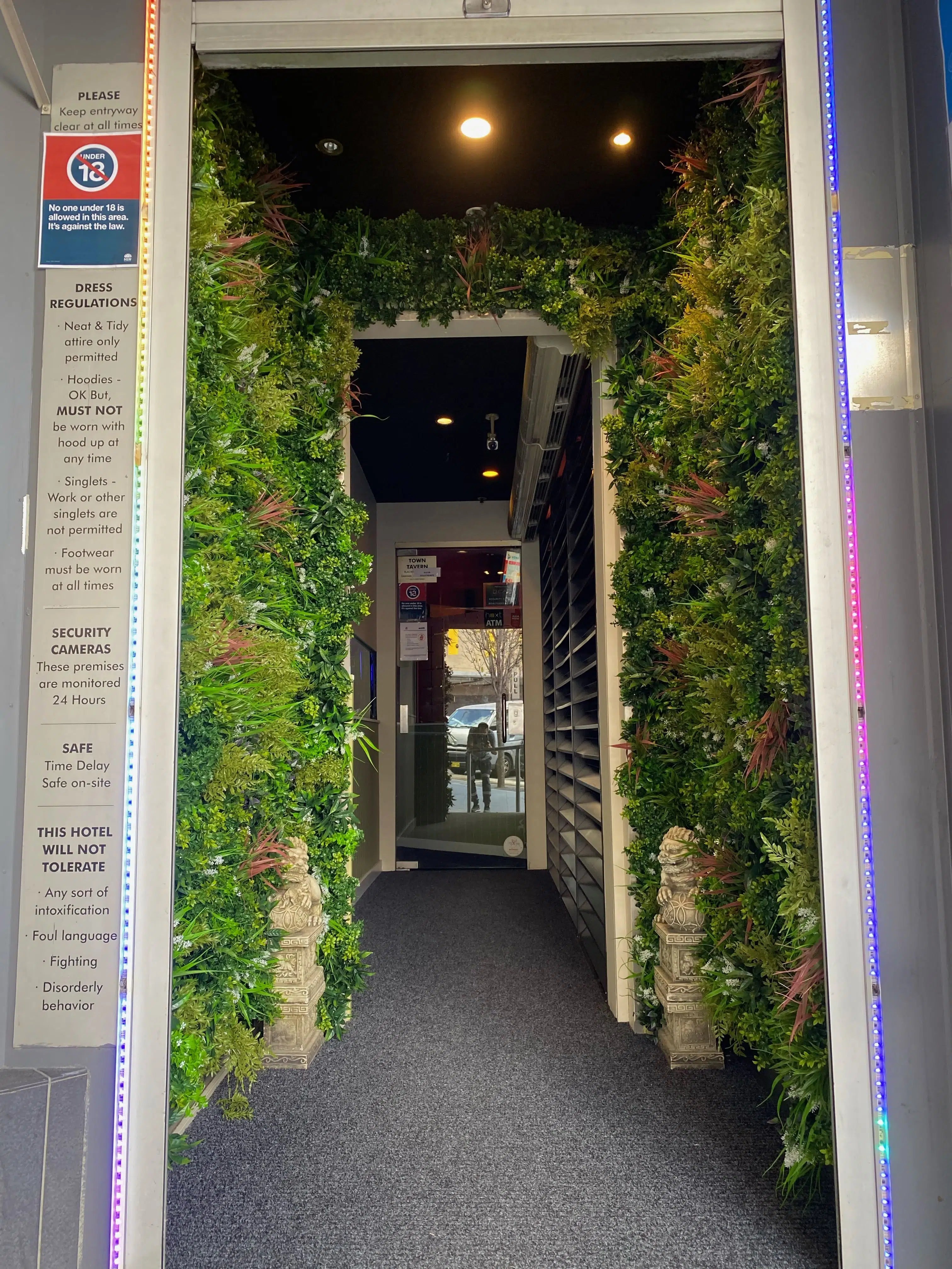 Ultra Luxury Amazon Jungle Vertical Garden 40