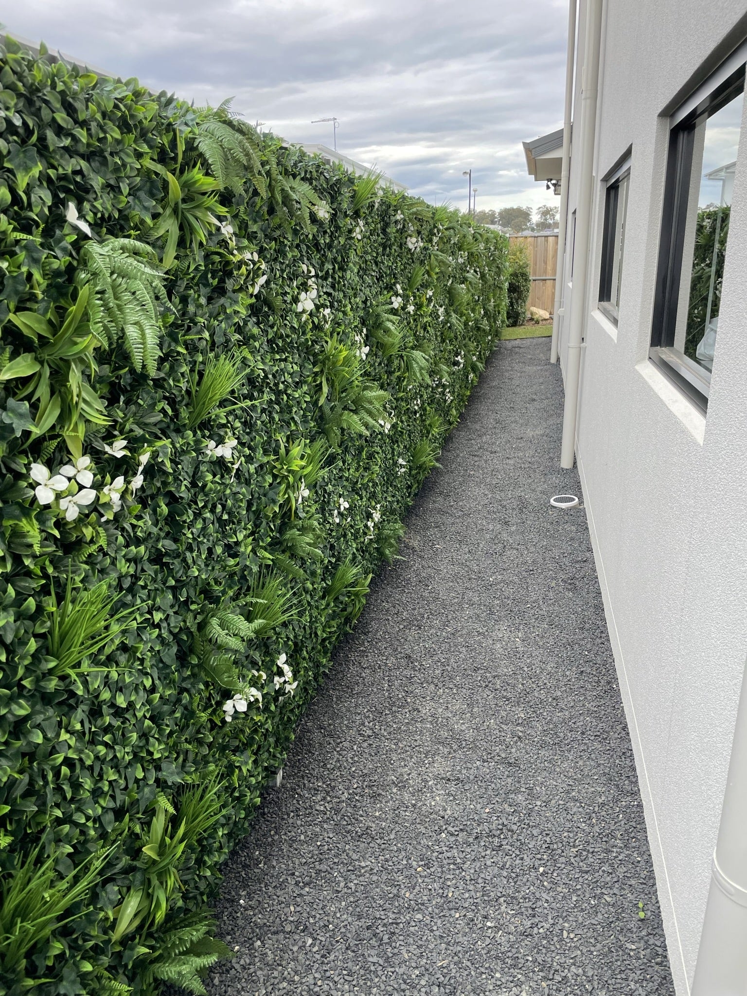 Luxury Snowy White Artificial Vertical Garden 40