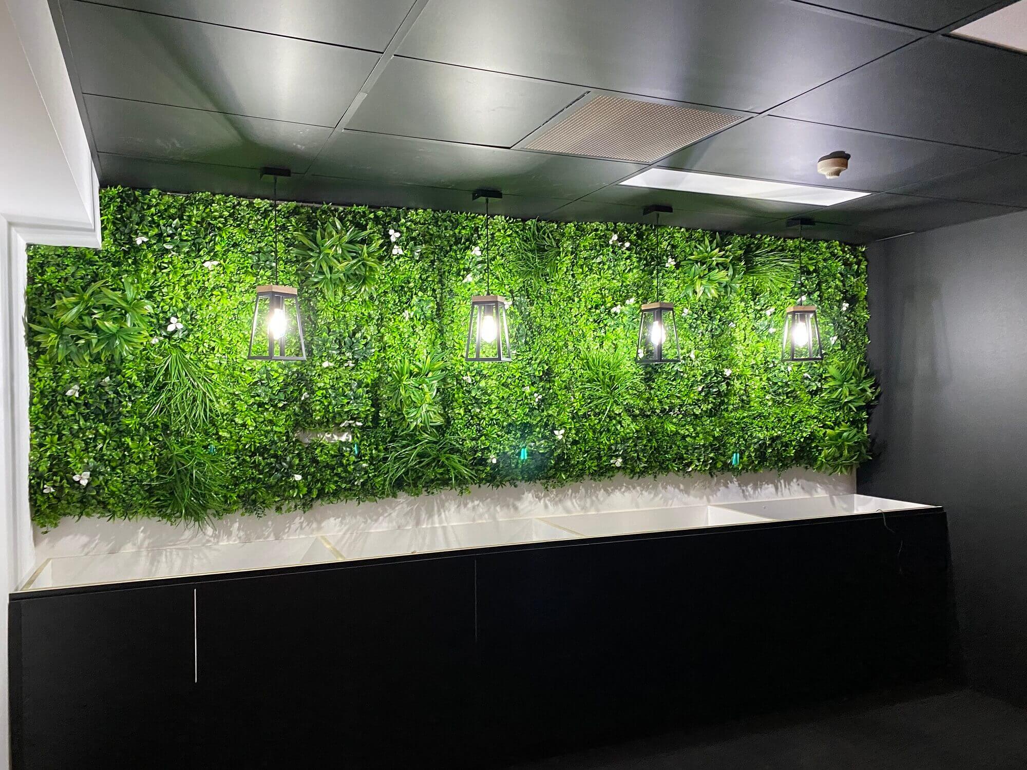 Luxury White Oasis Artificial Vertical Garden 40