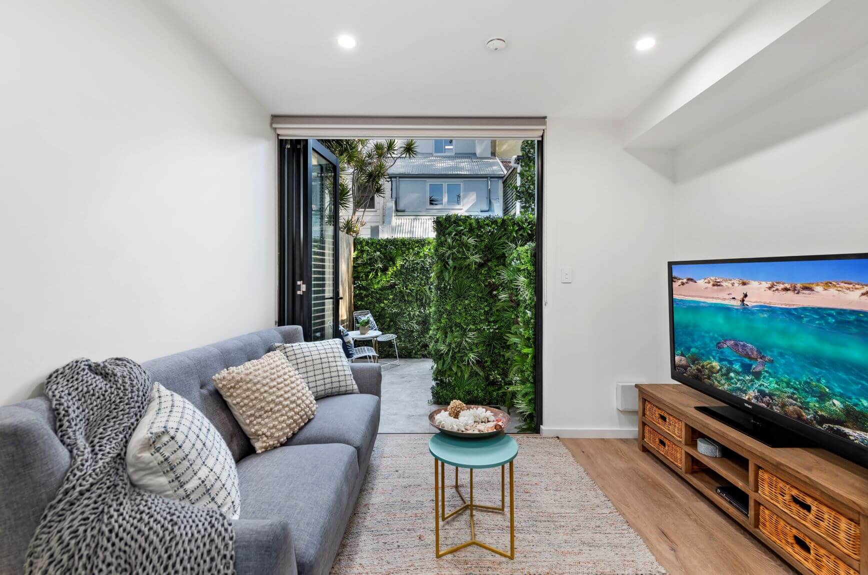 Luxury Tropical Vista Artificial Vertical Garden 40