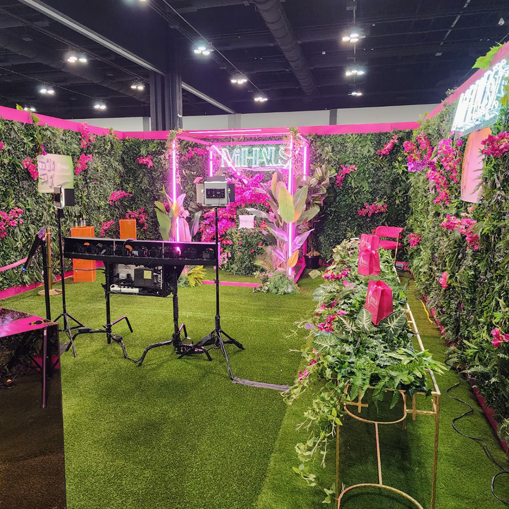 Luxury Green Tropics Artificial Living Wall /  Green Wall 40