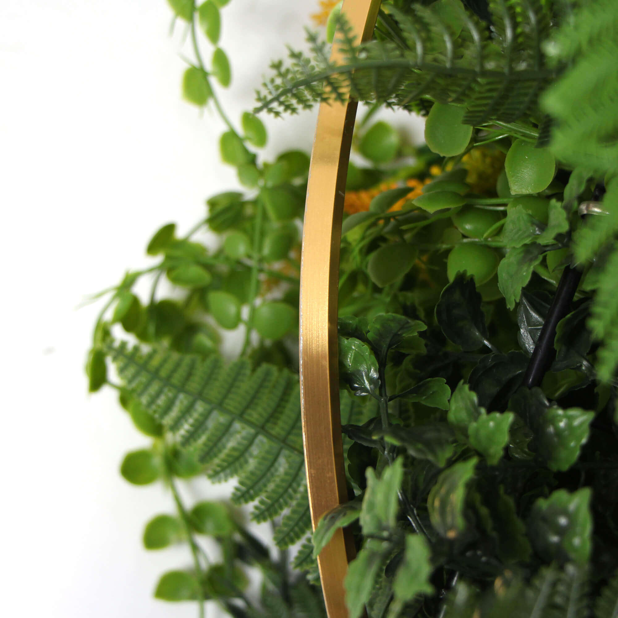 Imitation Premium Gold Artificial Hanging Green Wall Disc 15