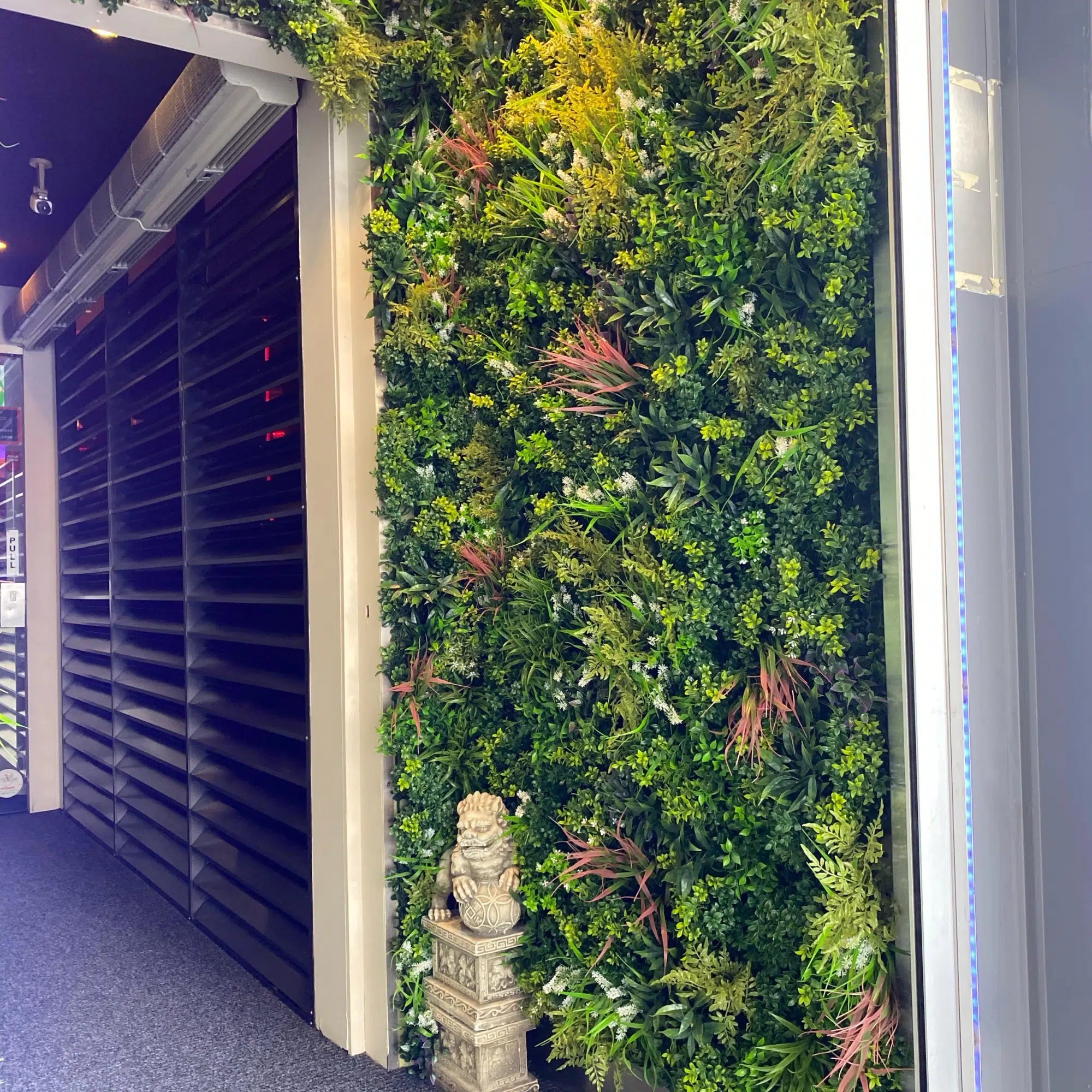 Ultra Luxury Amazon Jungle Vertical Garden 40