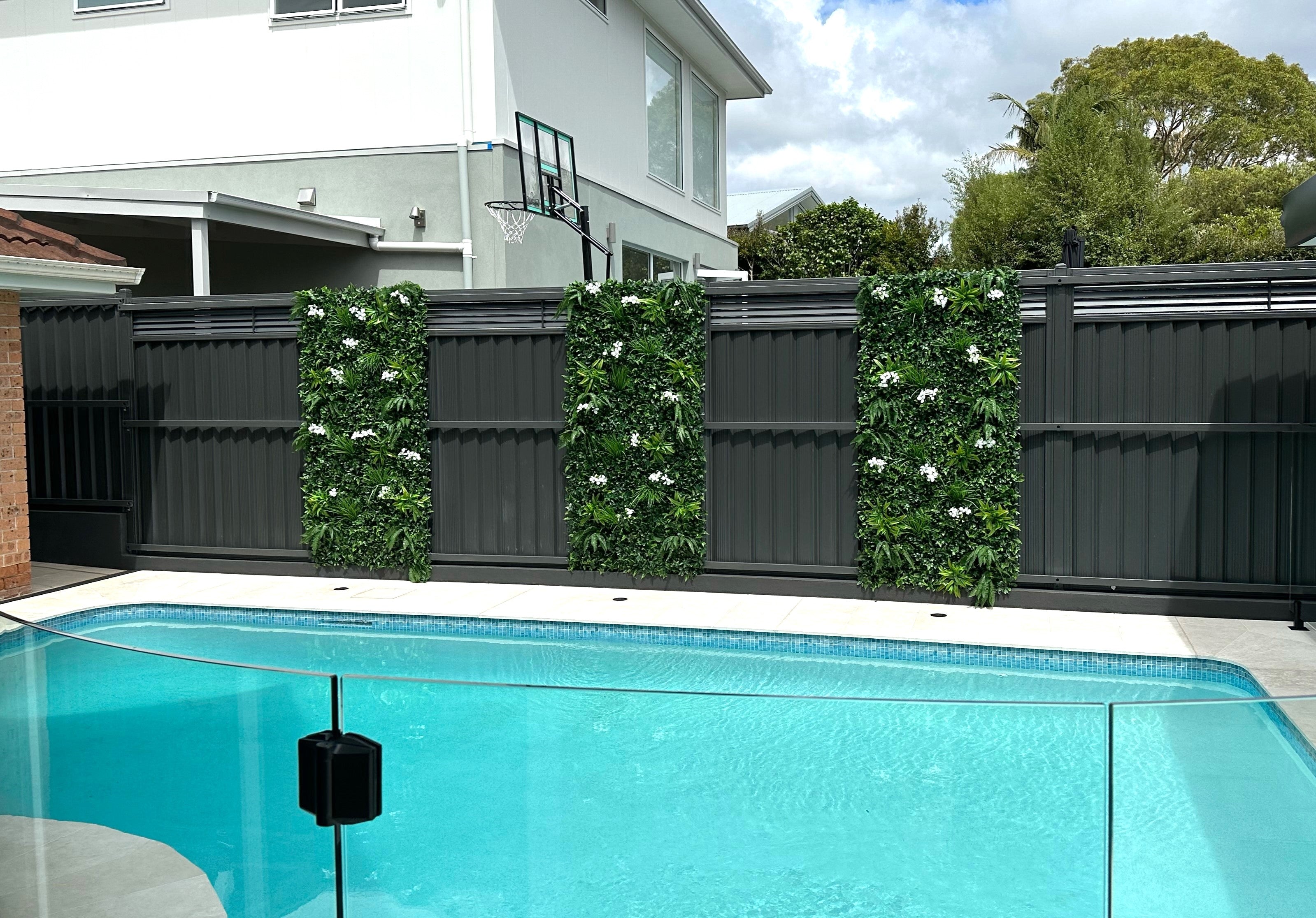 Luxury Snowy White Artificial Vertical Garden 40