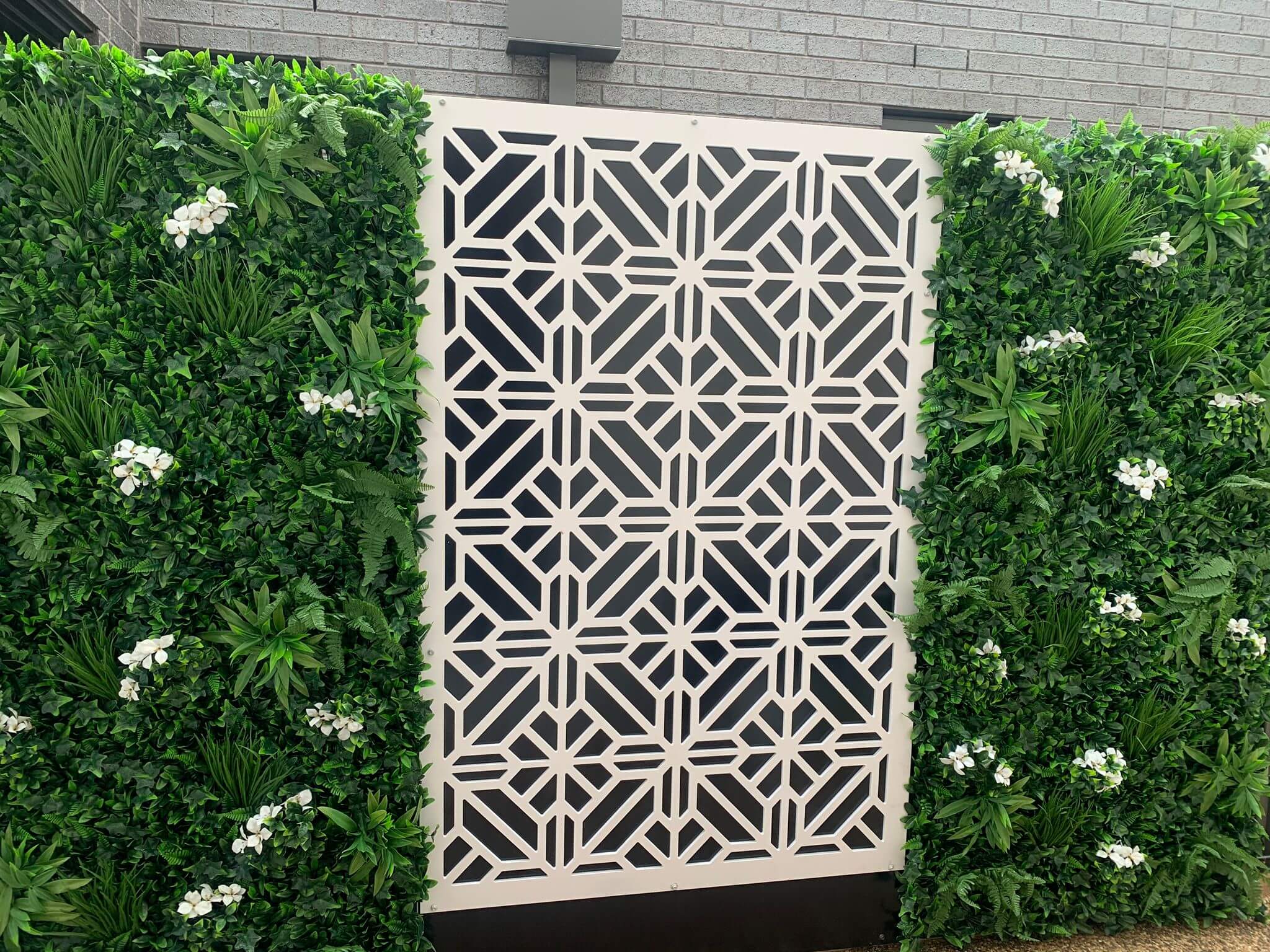 Luxury Snowy White Artificial Vertical Garden 40
